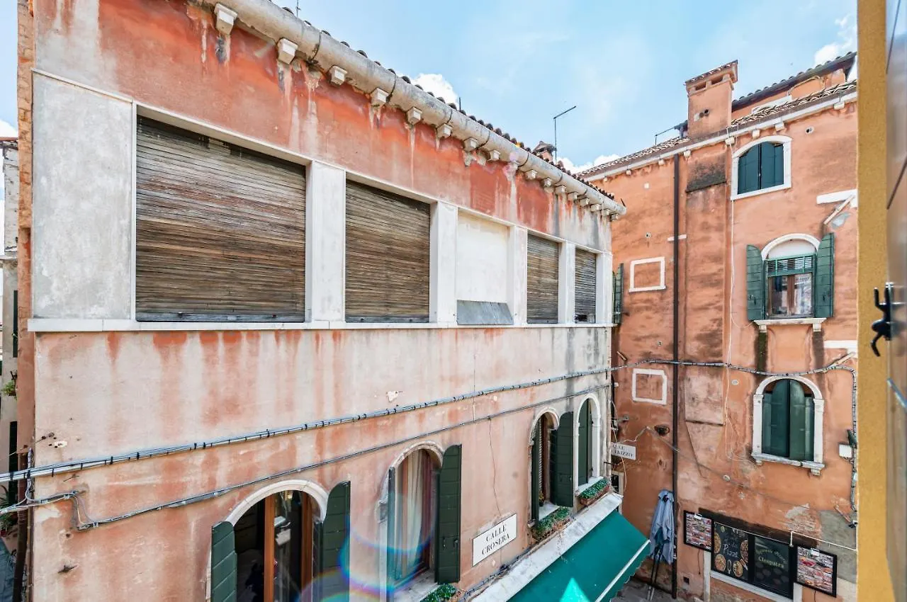 Arsenale Duplex Apartment Venice Italy